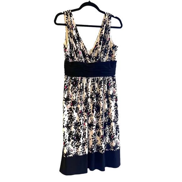 Jones Studio SUN DRESS Size 8 Womens Black White Pink Floral V-Neck Zip Mob Wife - Picture 2 of 9